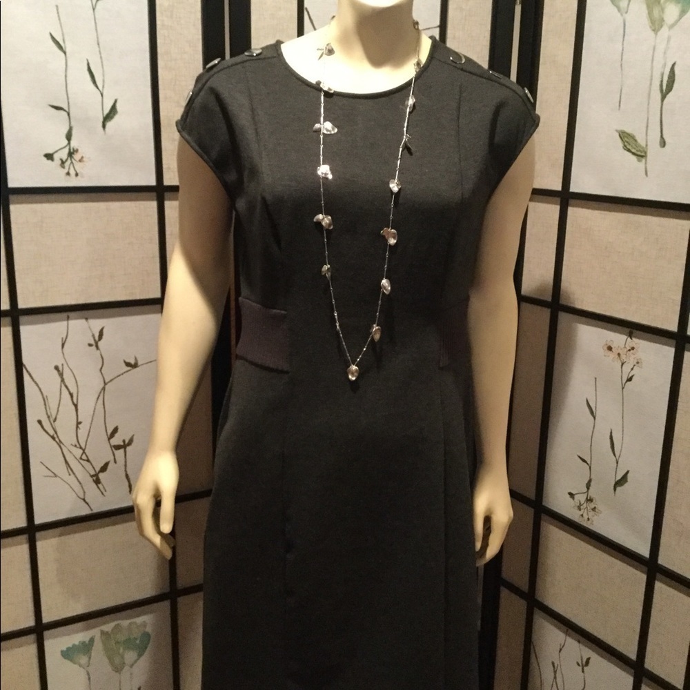 Spense Sleeveless Dress